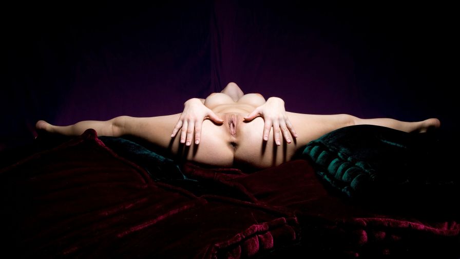 Dark, Erotic, Nude Spreading Pussy - Porn Wallpaper